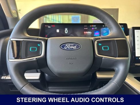 Used 2025 Ford Expedition Active RWD image 32