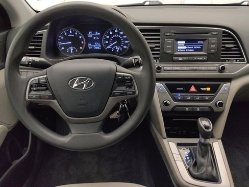Used 2018 Hyundai Elantra SE FWD image 22