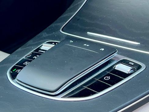 Used 2023 Mercedes-Benz E 350 4MATIC Sedan image 10