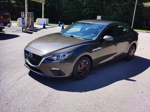 Used 2015 MAZDA MAZDA3 i Sport FWD image 1