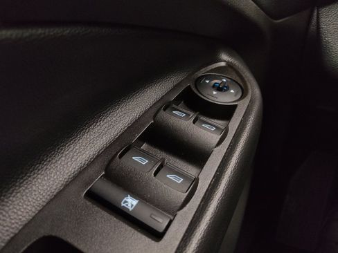 Used 2017 Ford Escape SE image 27