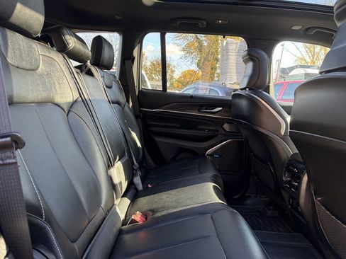 Used 2023 Jeep Grand Cherokee Overland w/ Luxury Tech Group IV image 23