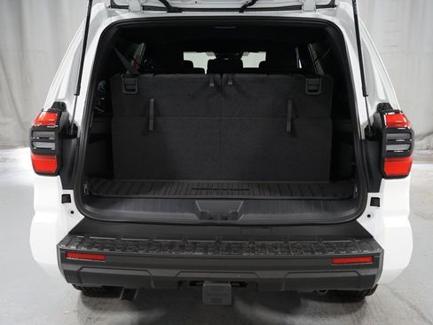 New 2026 Toyota 4Runner SR5 AWD/4WD image 36