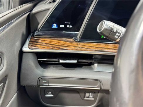 Used 2023 Cadillac Escalade ESV Premium Luxury image 31