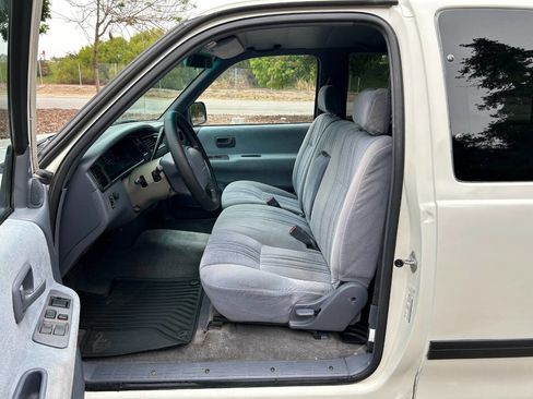 Used 1998 Toyota T100 SR5 RWD image 24