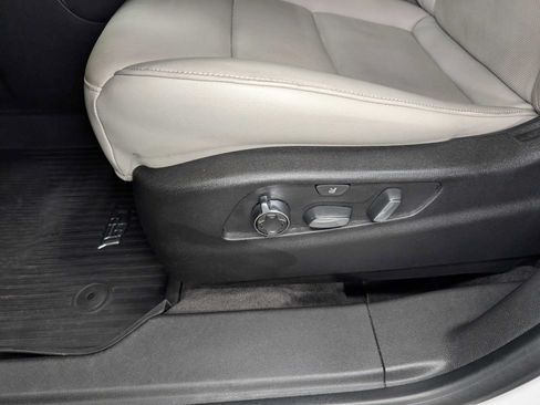 Used 2019 Cadillac XT4 Premium Luxury AWD/4WD image 38