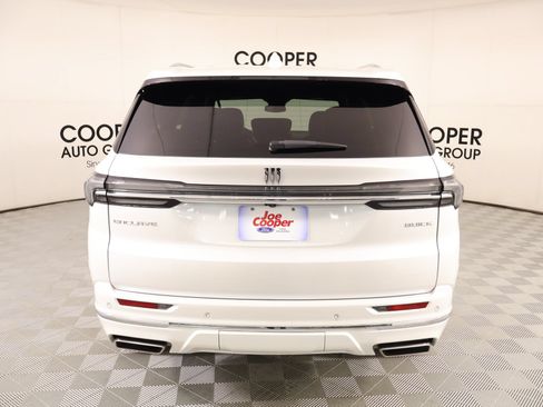 Used 2025 Buick Enclave Avenir FWD image 23