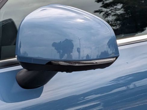 Certified 2023 Volvo XC40 B4 Plus w/ Protection Package Premier FWD image 11