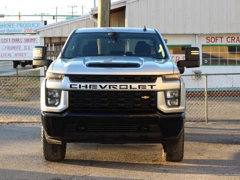 Used 2022 Chevrolet Silverado 2500 Custom w/ Custom Convenience Package AWD/4WD image 2