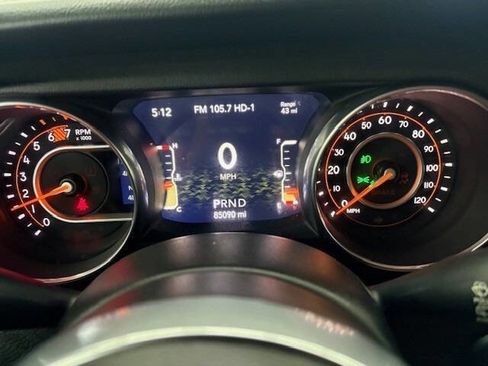 Used 2018 Jeep Wrangler Unlimited Sahara image 9