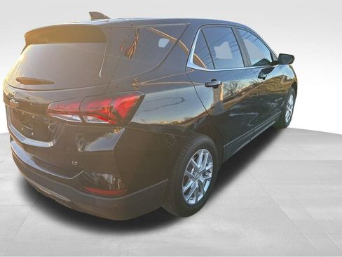 Used 2022 Chevrolet Equinox LT w/ Driver Convenience Package image 5