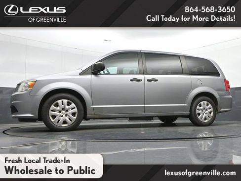 Used 2019 Dodge Grand Caravan SE FWD image 16