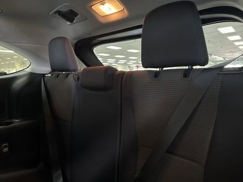 Used 2023 Toyota Highlander LE image 19