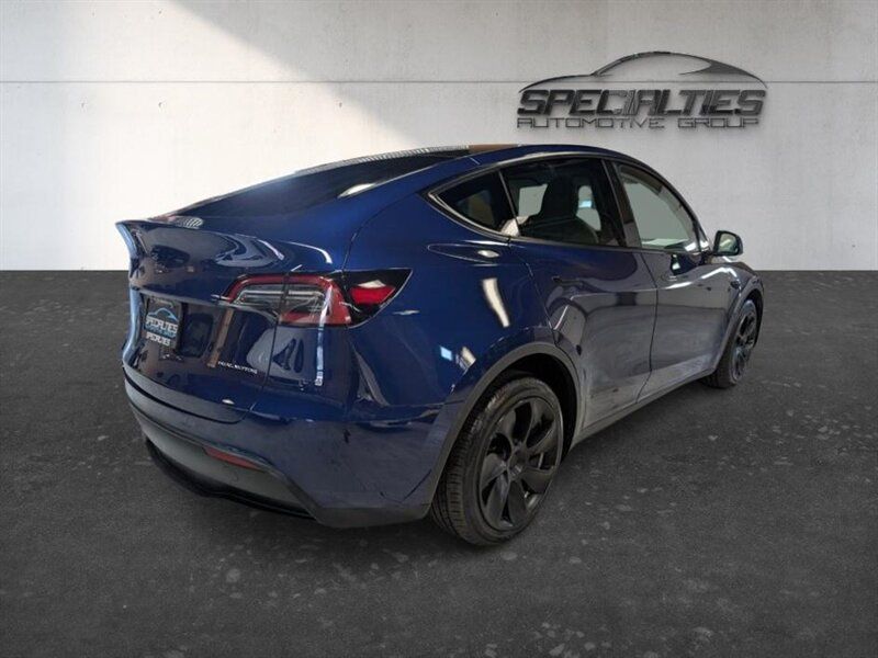 Used 2023 Tesla Model Y Long Range AWD/4WD image 10