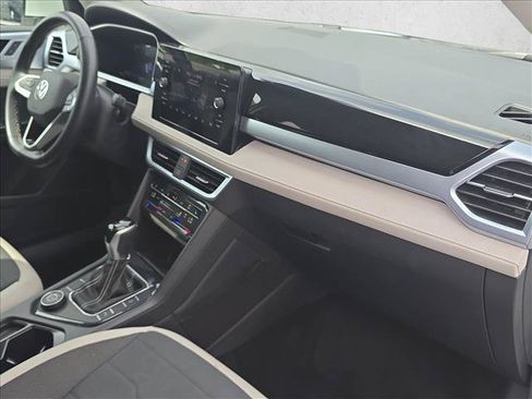 Certified 2025 Volkswagen Taos SE AWD/4WD image 28