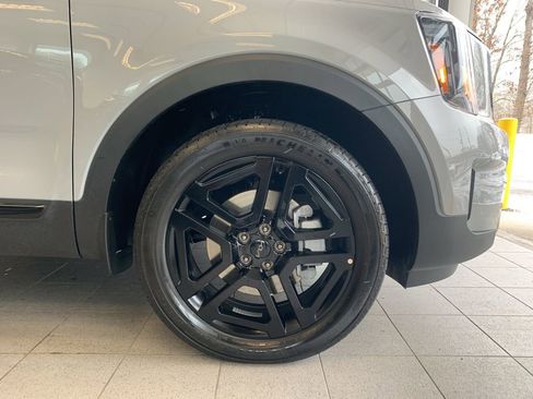 Used 2025 Kia Telluride EX X-Line image 27