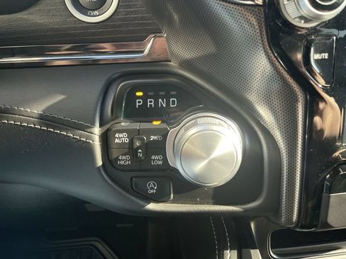 Used 2024 RAM 1500 Limited AWD/4WD image 20