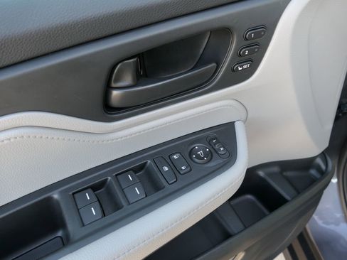 Used 2023 Honda Odyssey EX-L image 13