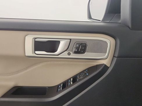 Used 2020 Ford Explorer Limited w/ Class III Trailer Tow Package image 28