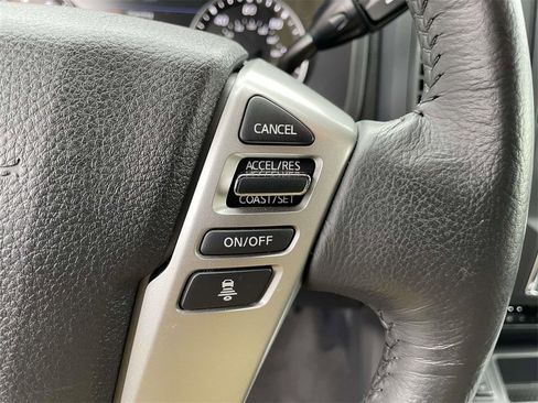 Used 2024 Nissan Titan SV w/ SV Convenience Package image 19
