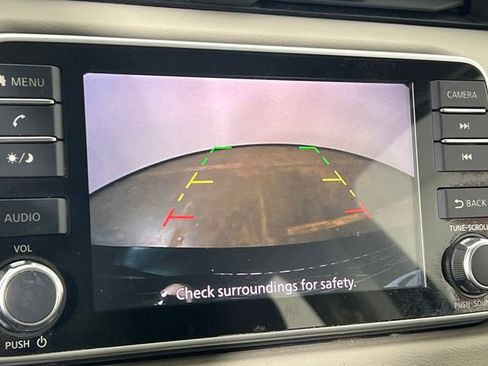 Used 2021 Nissan Versa SV image 32