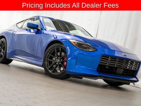 Certified 2025 Nissan Z Performance w/ Floor Mat Package RWD image 2