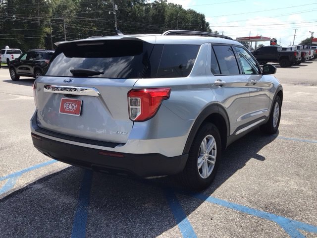 Used 2023 Ford Explorer XLT AWD/4WD image 6