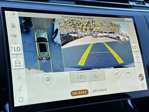 New 2026 Land Rover Range Rover Sport Dynamic SE image 26