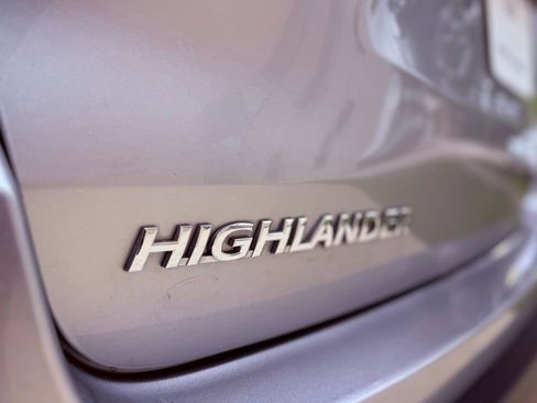 Used 2019 Toyota Highlander XLE image 37