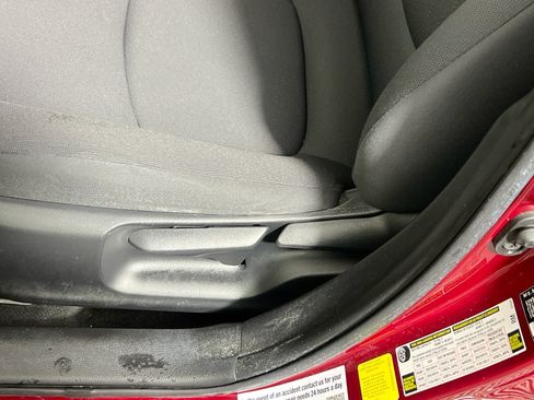 Used 2022 Toyota Corolla LE FWD image 15