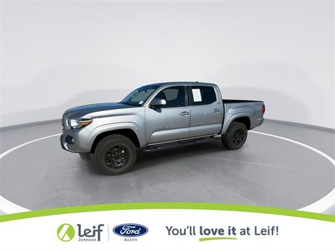 Used 2016 Toyota Tacoma SR5 w/ Towing Package image 5