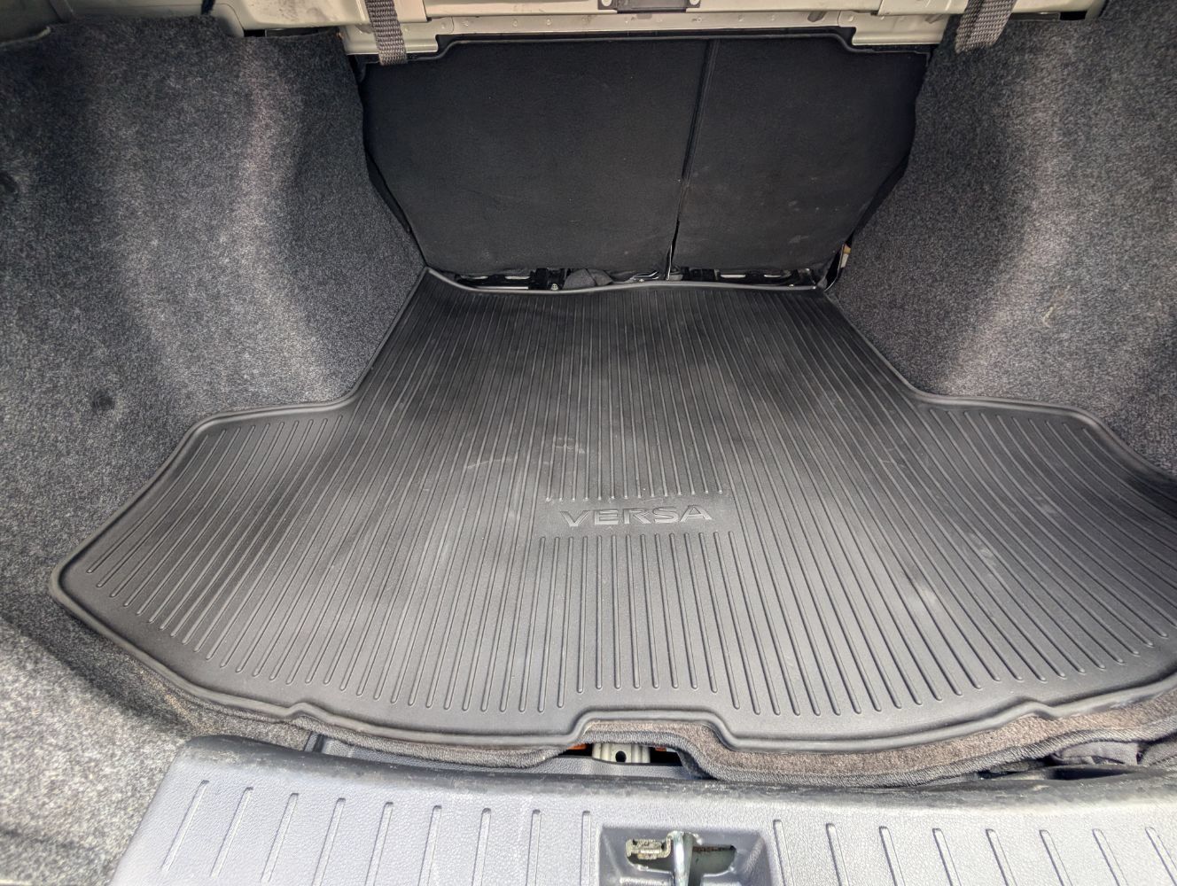 Used 2025 Nissan Versa SR w/ Trunk Package FWD image 19