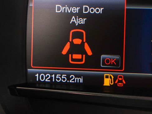 Used 2016 Ford Explorer Limited image 16