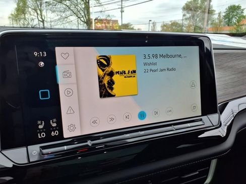 New 2025 Volkswagen Atlas SEL image 17