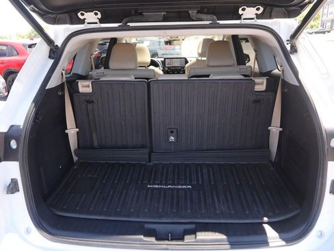 Used 2021 Toyota Highlander Platinum AWD/4WD image 7