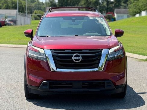 Used 2022 Nissan Pathfinder SV FWD image 7
