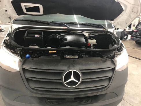 Used 2021 Mercedes-Benz Sprinter 144 Cargo image 30