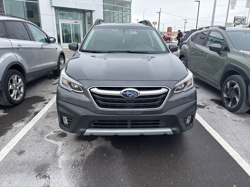 Used 2022 Subaru Outback Limited XT image 2