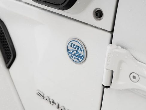 Used 2022 Jeep Wrangler Unlimited Sahara w/ Cold Weather Group image 9