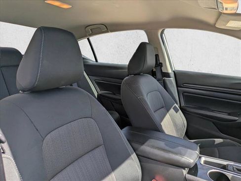 Used 2024 Nissan Altima 2.5 SV image 20