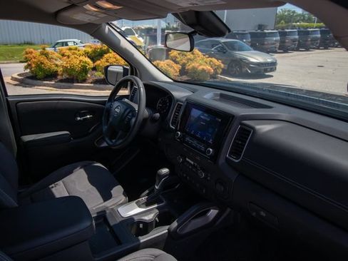 Used 2024 Nissan Frontier SV w/ SV Convenience Package RWD image 16