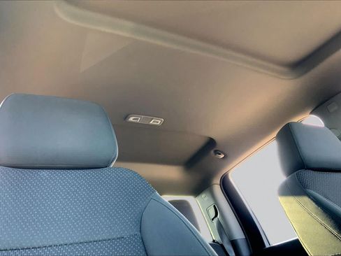 Used 2021 Chevrolet Silverado 2500 Custom w/ Custom Value Package AWD/4WD image 14