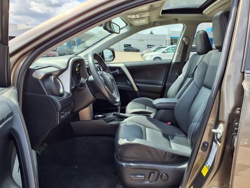 Used 2014 Toyota RAV4 Limited w/ Technology Package FWD image 18