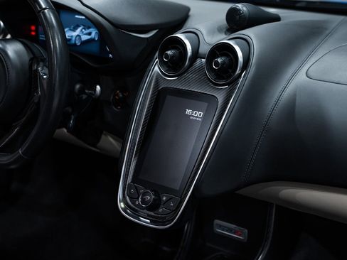 Used 2018 McLaren 570S Spider image 54