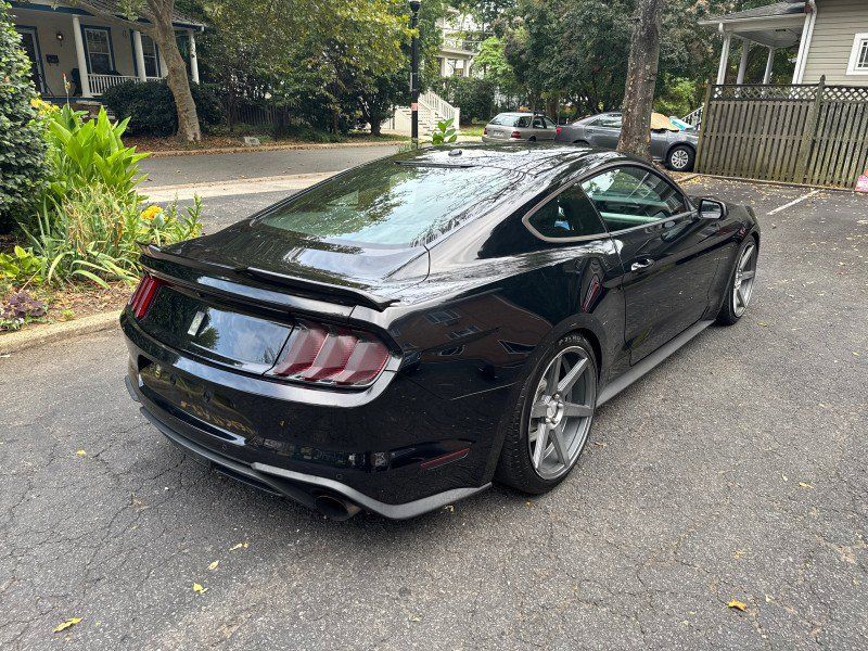 Used 2019 Ford Mustang Premium RWD image 5