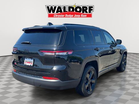 Used 2023 Jeep Grand Cherokee L Laredo AWD/4WD image 6