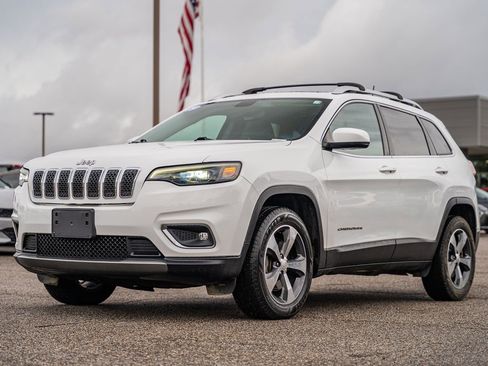 Used 2019 Jeep Cherokee Limited AWD/4WD image 3