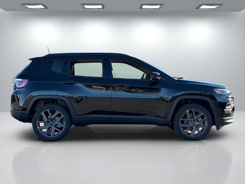 New 2026 Jeep Compass Latitude AWD/4WD image 6
