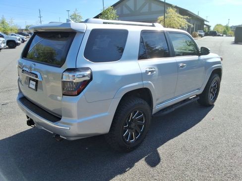 Used 2018 Toyota 4Runner Limited AWD/4WD image 5