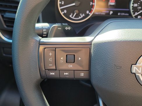 Certified 2025 Nissan Rogue S FWD image 22